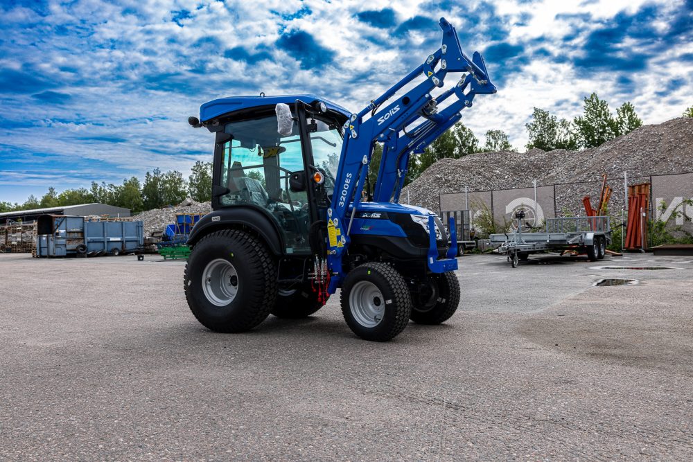 traktori solis 26 hst xl 4wd lämpimällä ohjaamolla