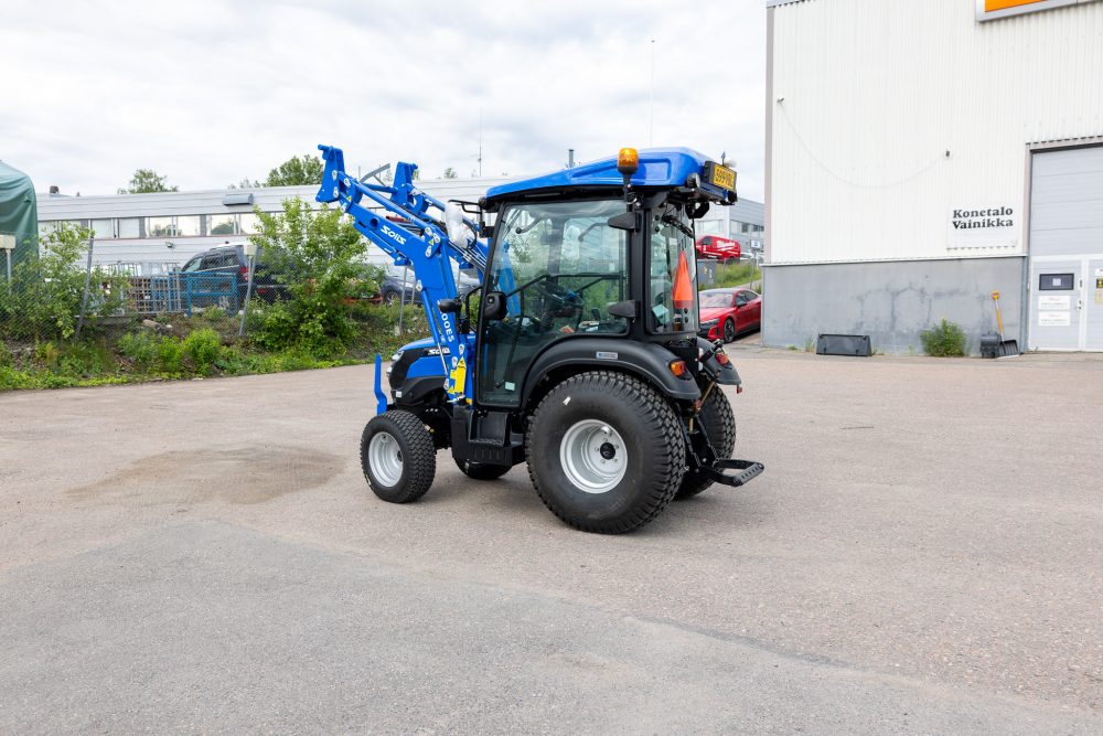 traktori solis 26 hst xl 4wd lämpimällä ohjaamolla