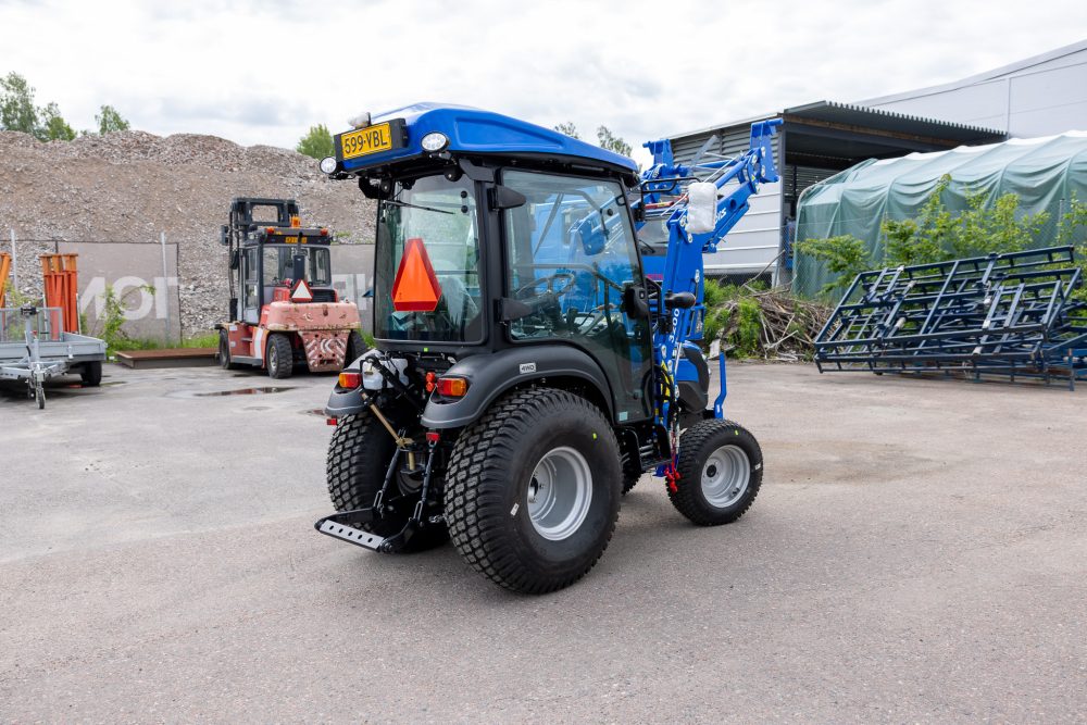 traktori solis 26 hst xl 4wd lämpimällä ohjaamolla
