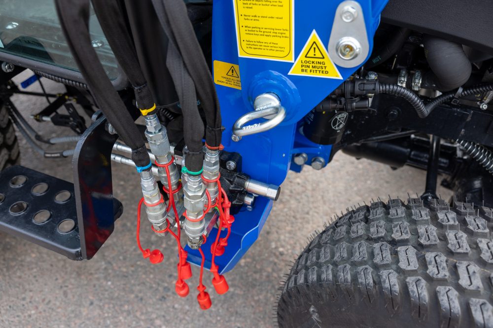 traktori solis 26 hst xl 4wd lämpimällä ohjaamolla