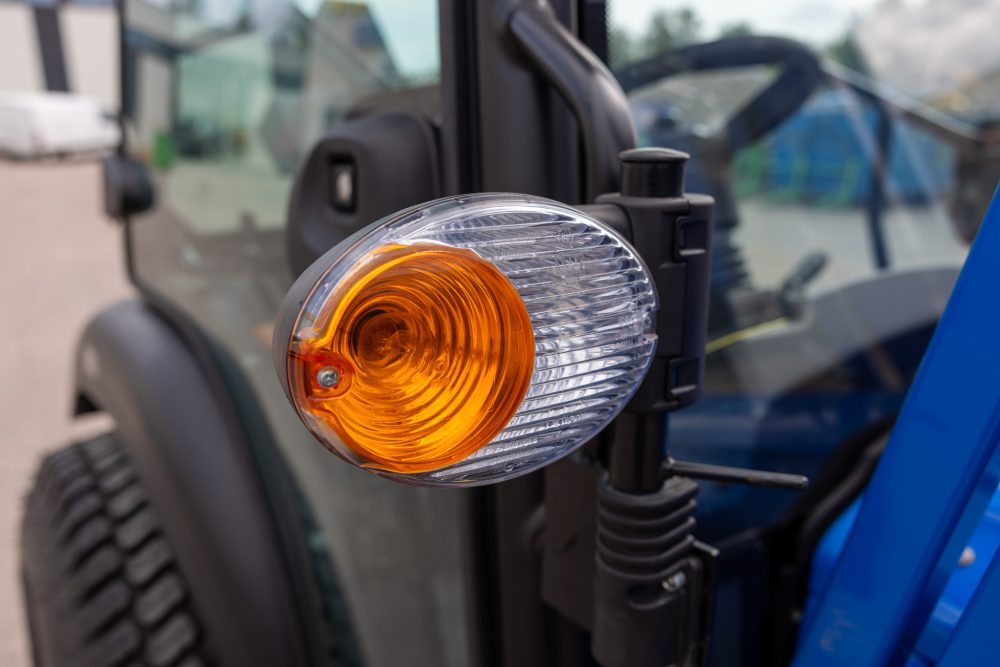 traktori solis 26 hst xl 4wd lämpimällä ohjaamolla