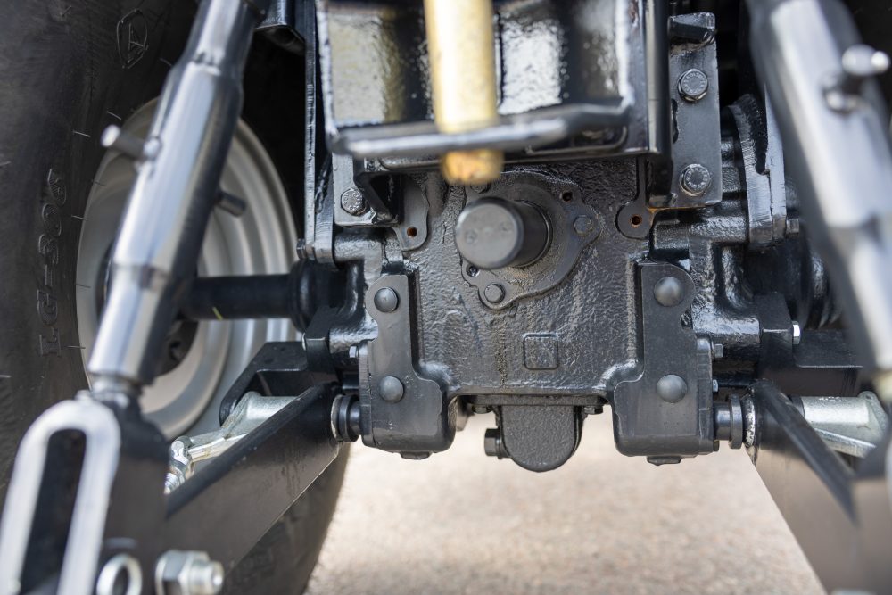 traktori solis 26 hst xl 4wd lämpimällä ohjaamolla