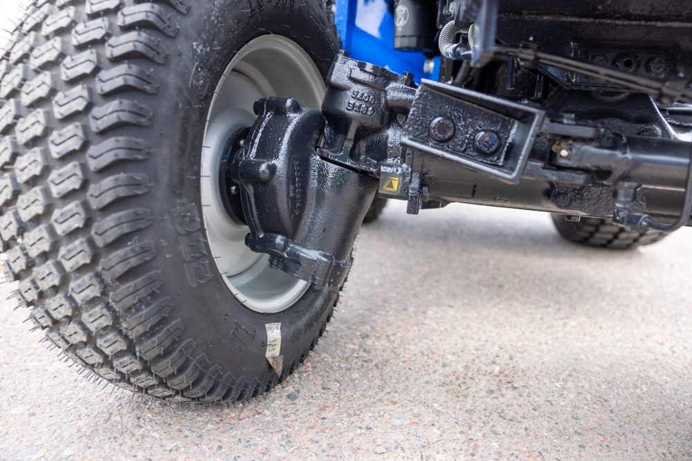 traktori solis 26 hst xl 4wd lämpimällä ohjaamolla