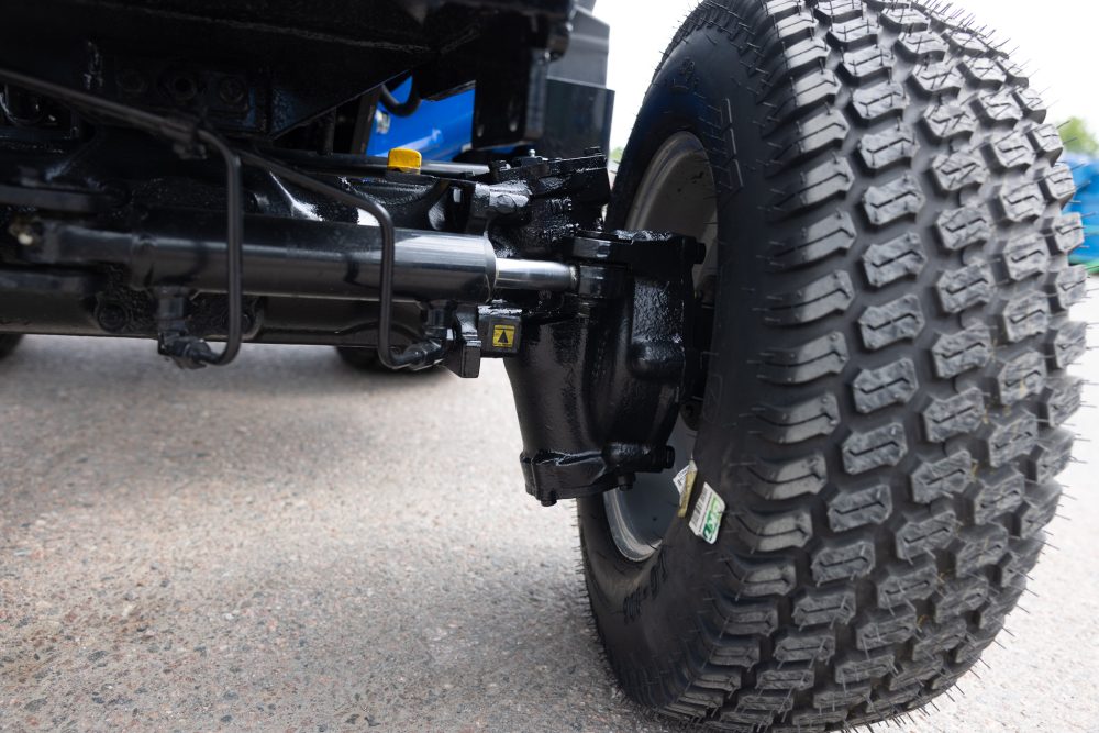 traktori solis 26 hst xl 4wd lämpimällä ohjaamolla