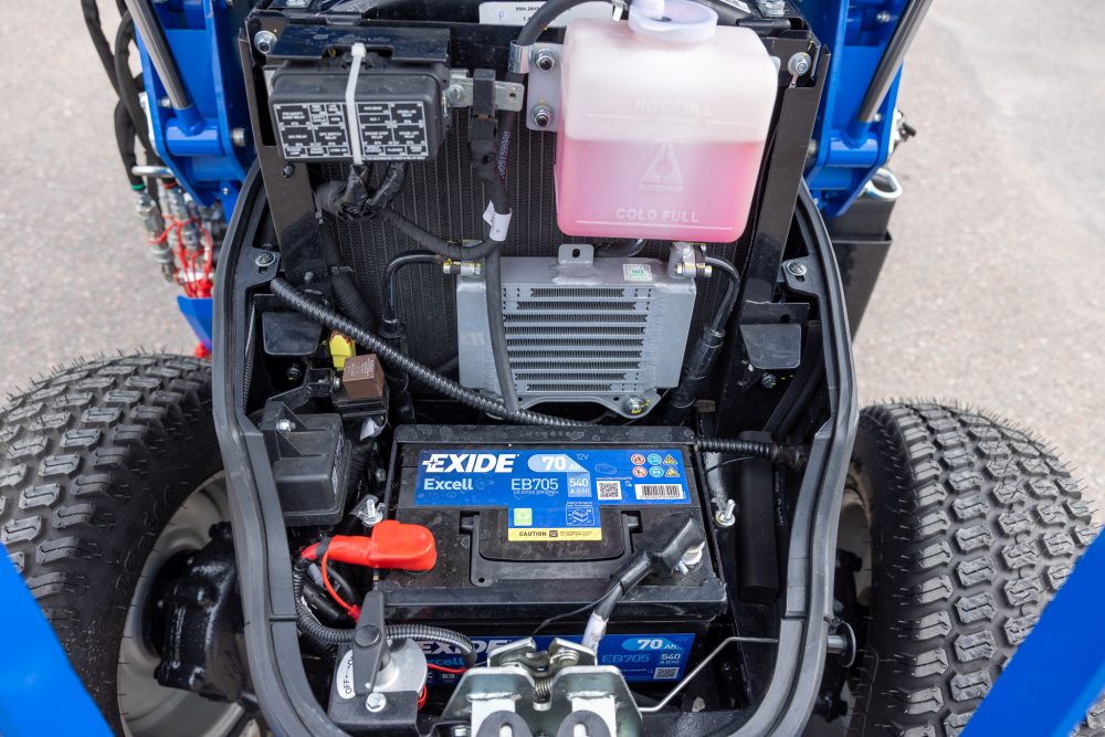 traktori solis 26 hst xl 4wd lämpimällä ohjaamolla