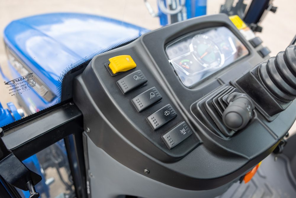 traktori solis 26 hst xl 4wd lämpimällä ohjaamolla