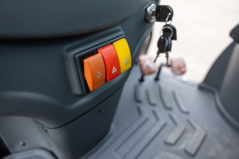 traktori solis 26 hst xl 4wd lämpimällä ohjaamolla