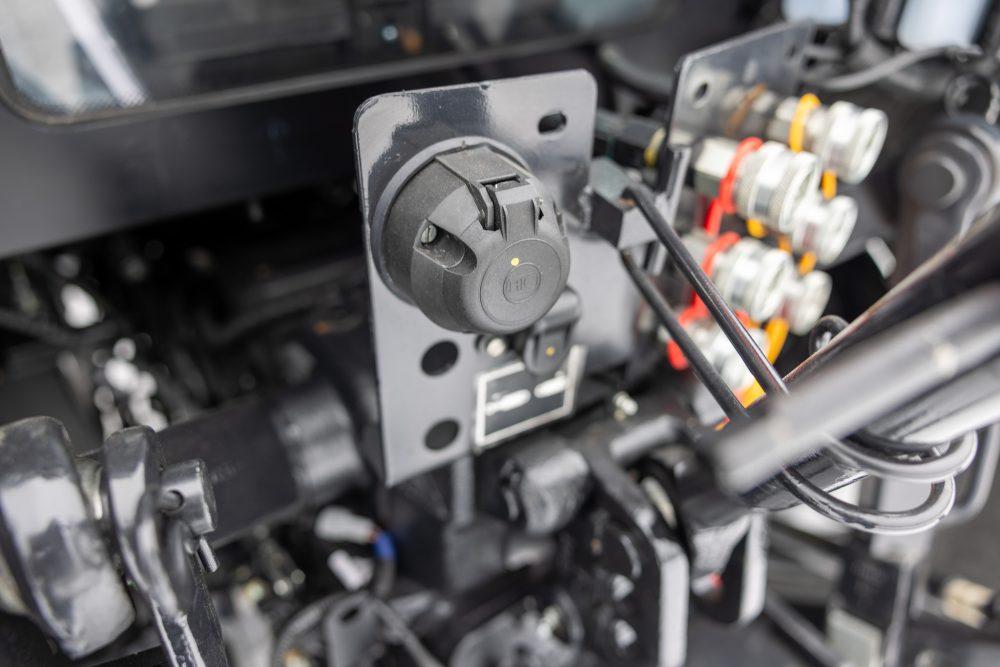 traktori solis 60 stage v turbo ilmastoidulla ohjaamolla