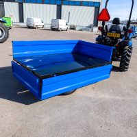peräkärry hydraulisella kipillä 1000kg