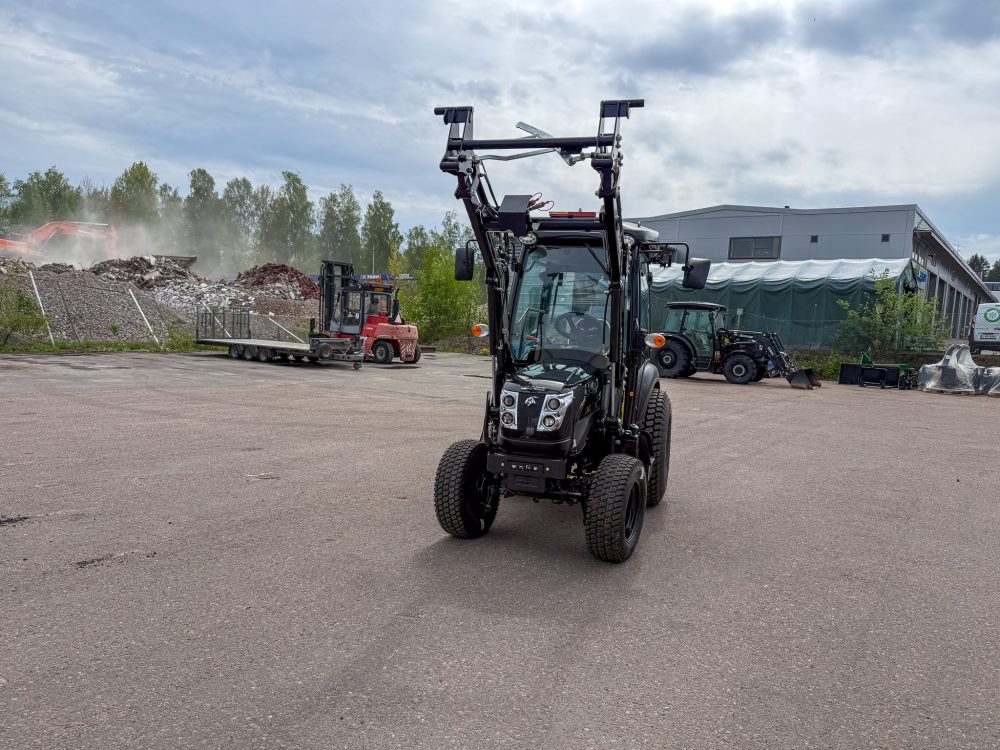 traktori solis 26 hst 4wd lämpimällä gt ohjaamolla limited edition